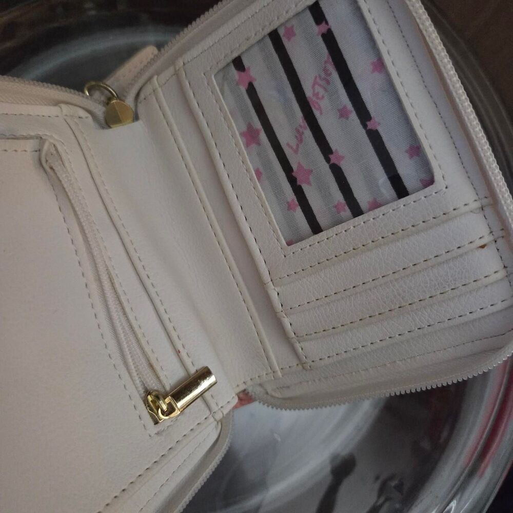 Betsey Johnson Pink and white quilted wallet with cat design - Picture 2 of 2